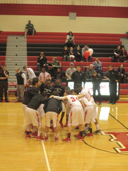 Boys Basketball Defeats Springfield, Reaches League Playoffs